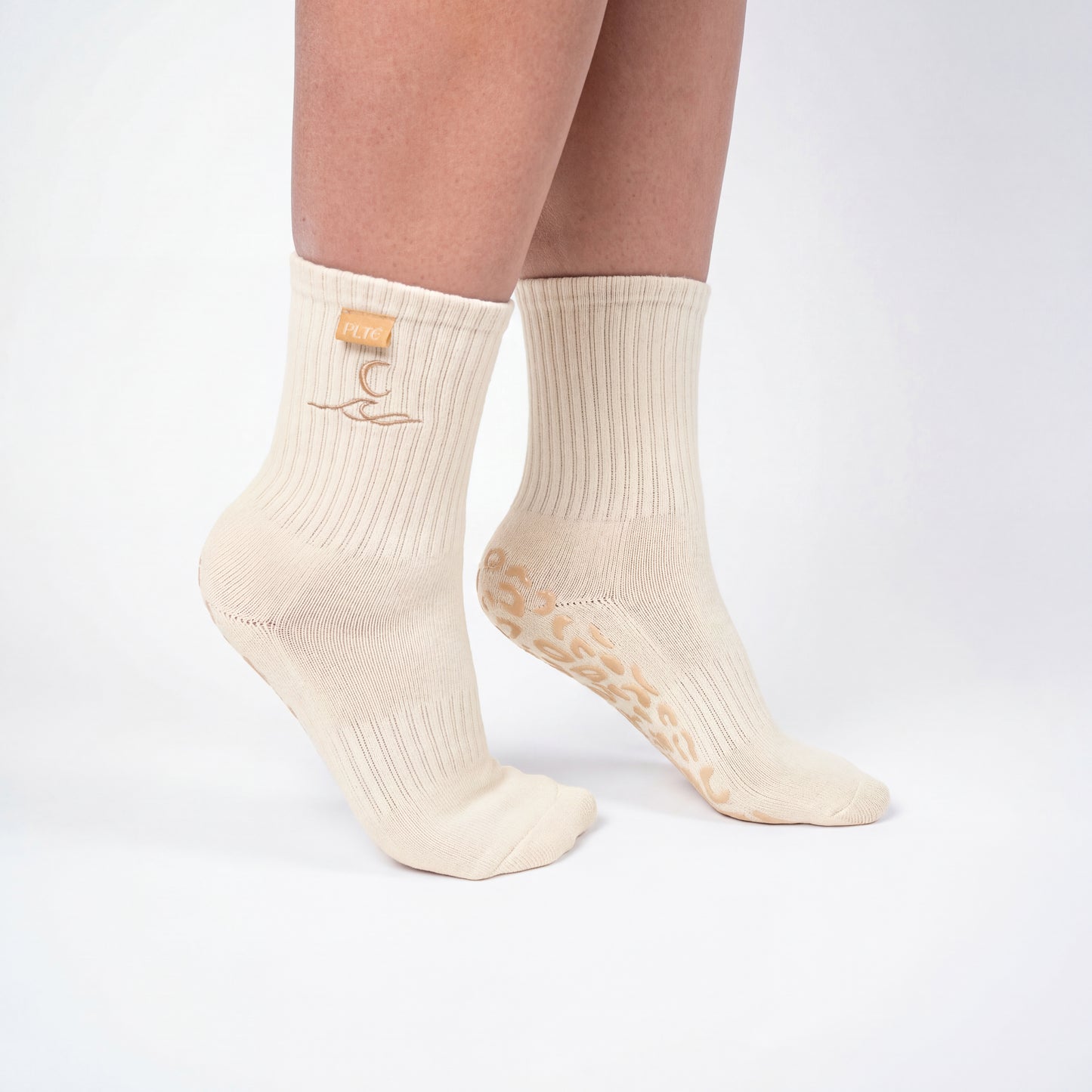 PLTÉ gripsok Cream White — lifestyle