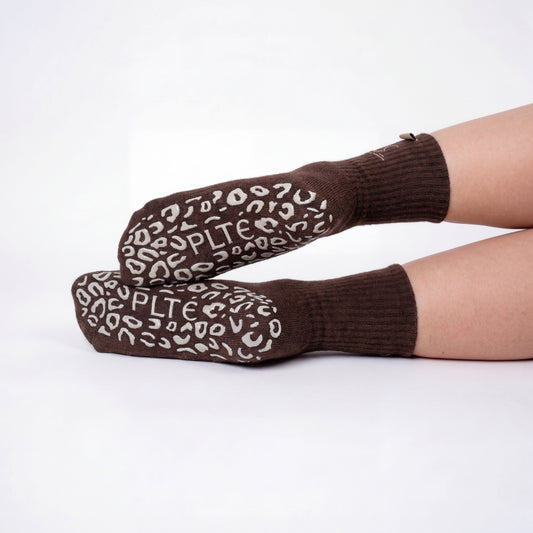 Pilates Gripsokken | Chocolate Brown – PLTÉ