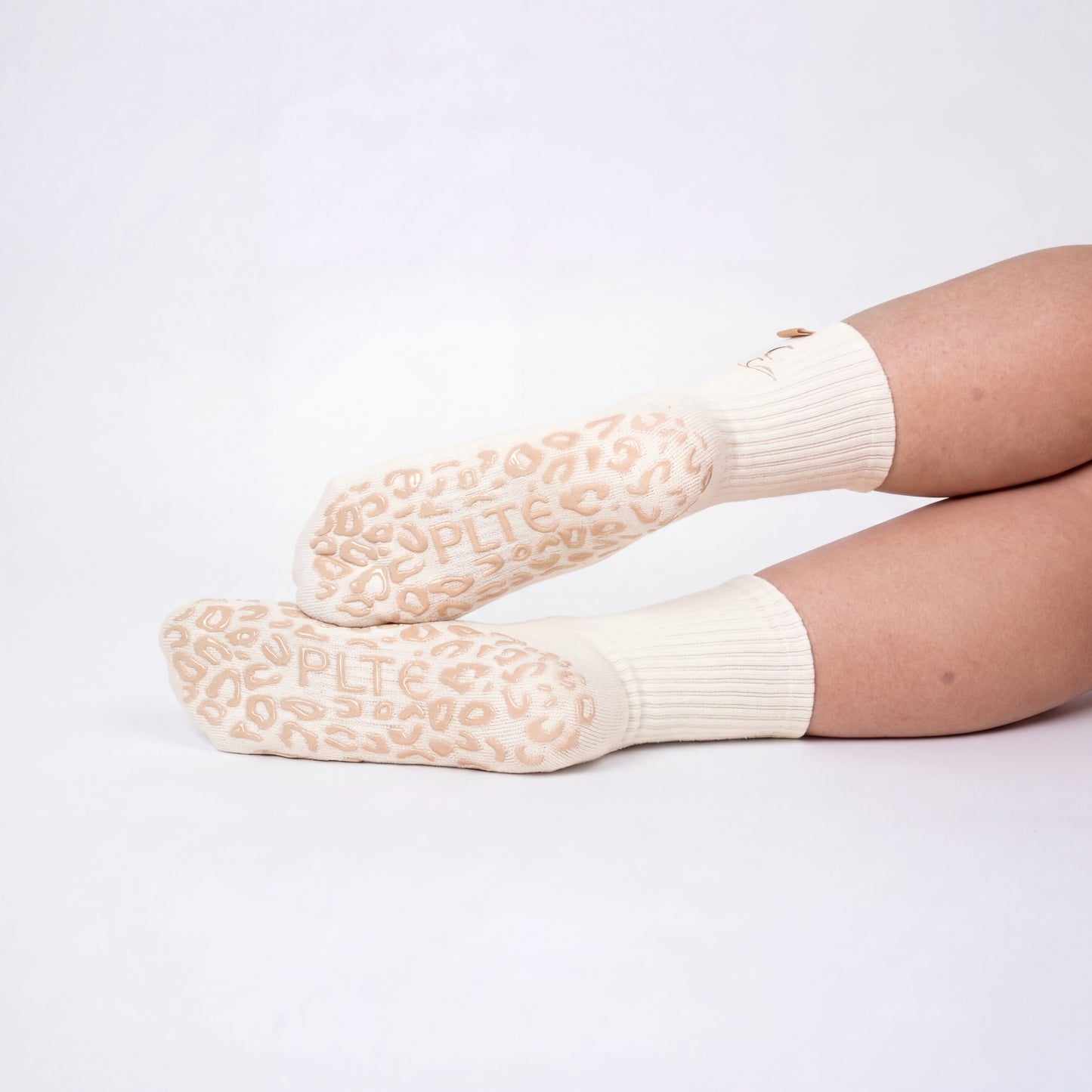 Detail van PLTÉ gripsok in Cream White