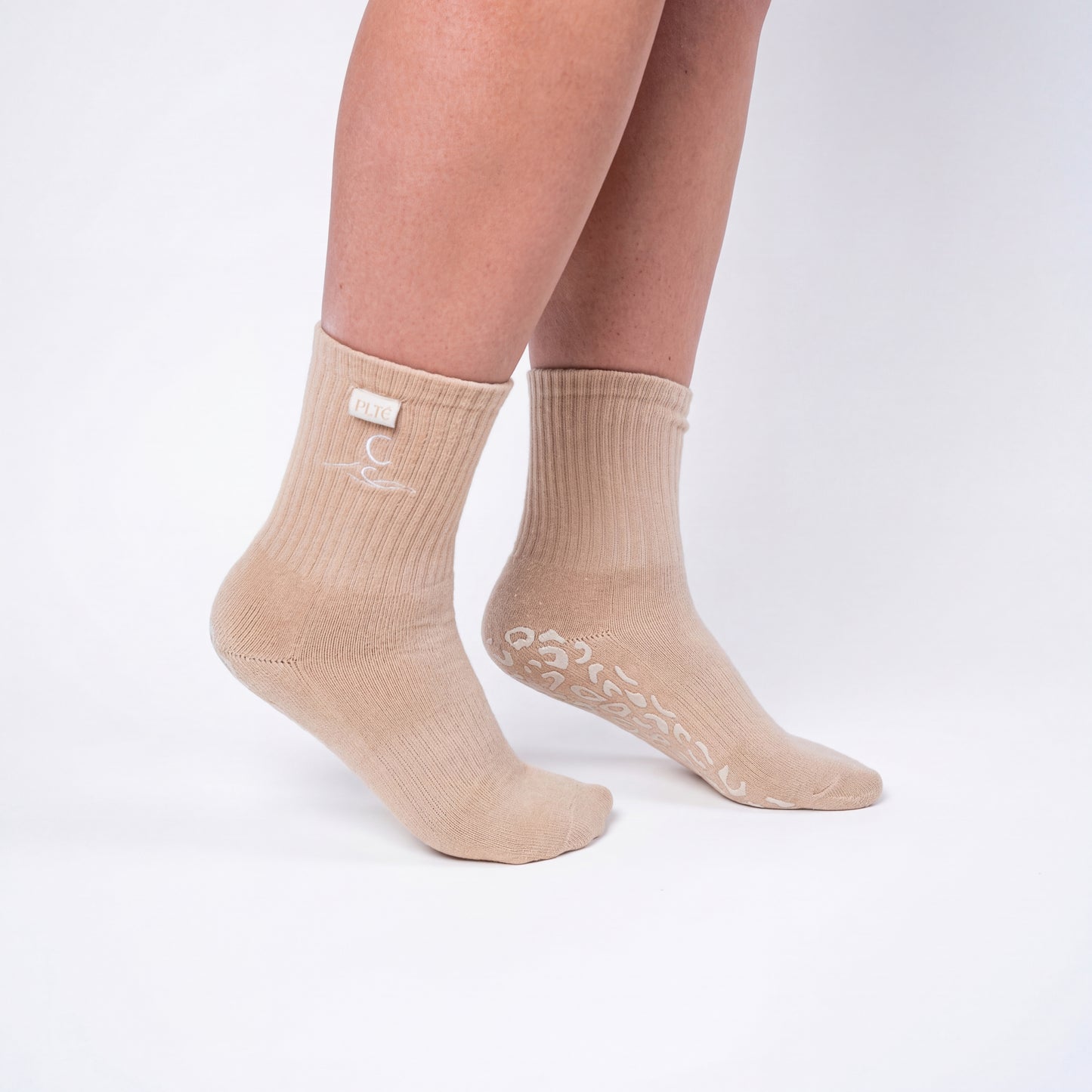 PLTÉ gripsok Warm Beige — lifestyle