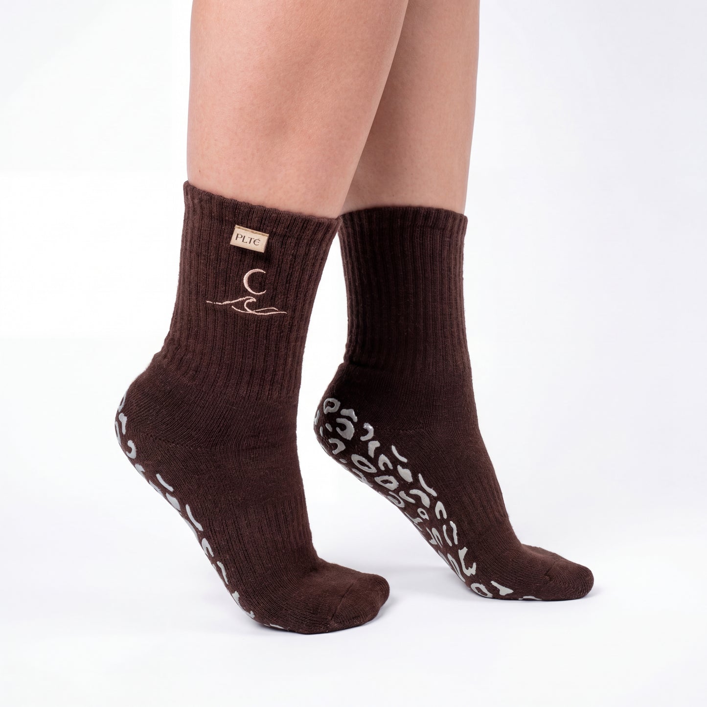 PLTÉ gripsok Chocolate Brown — lifestyle