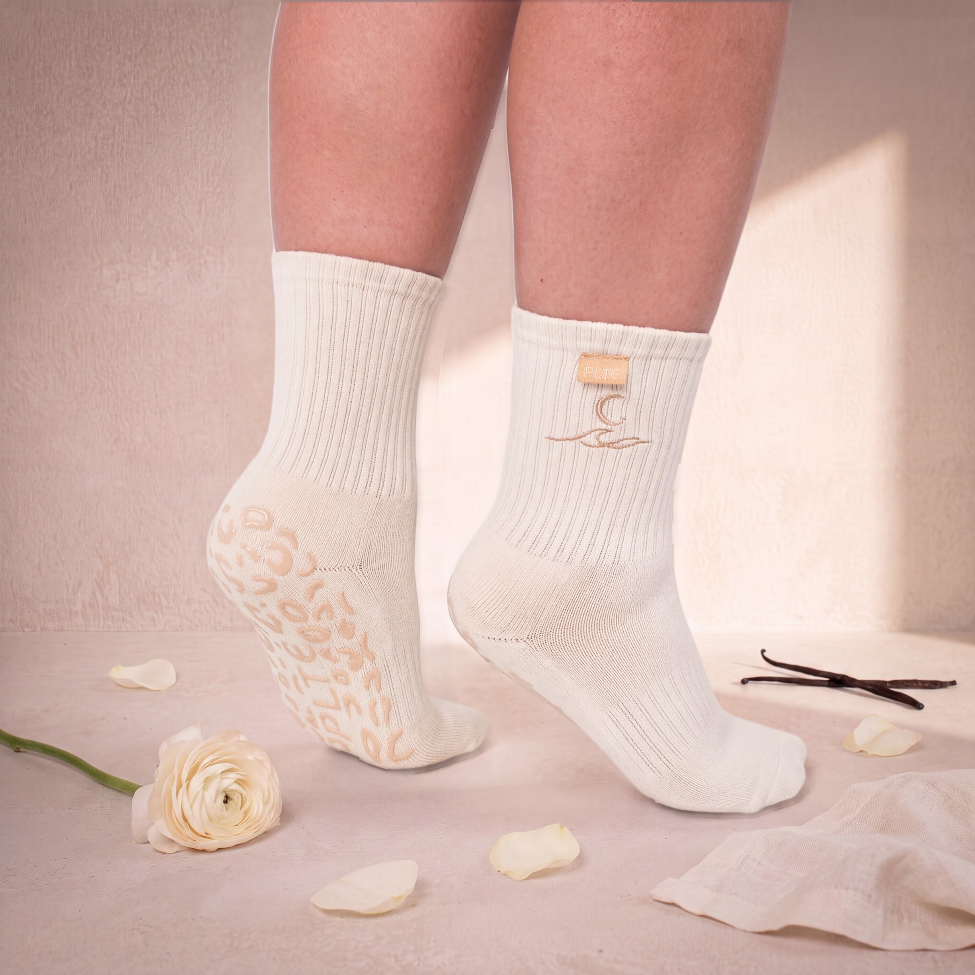 PLTÉ Gripsok in Cream White — pilates en yoga gripsokken