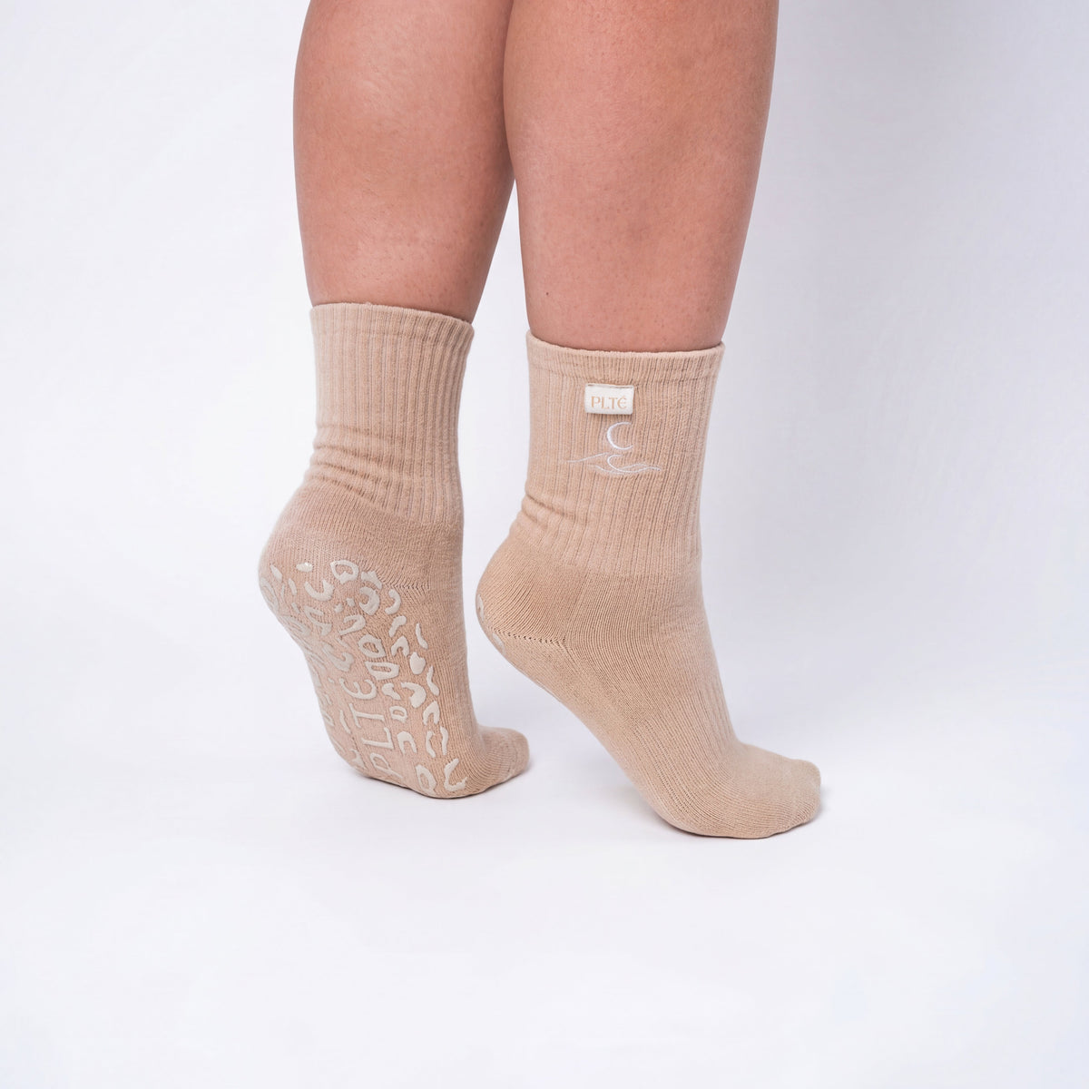 PLTÉ Gripsok in Warm Beige — pilates en yoga gripsokken